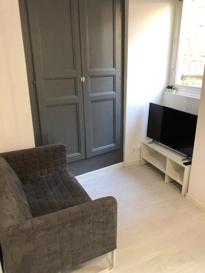 Cosy Appartement Au Plein Centre De Ruffec Exterior photo
